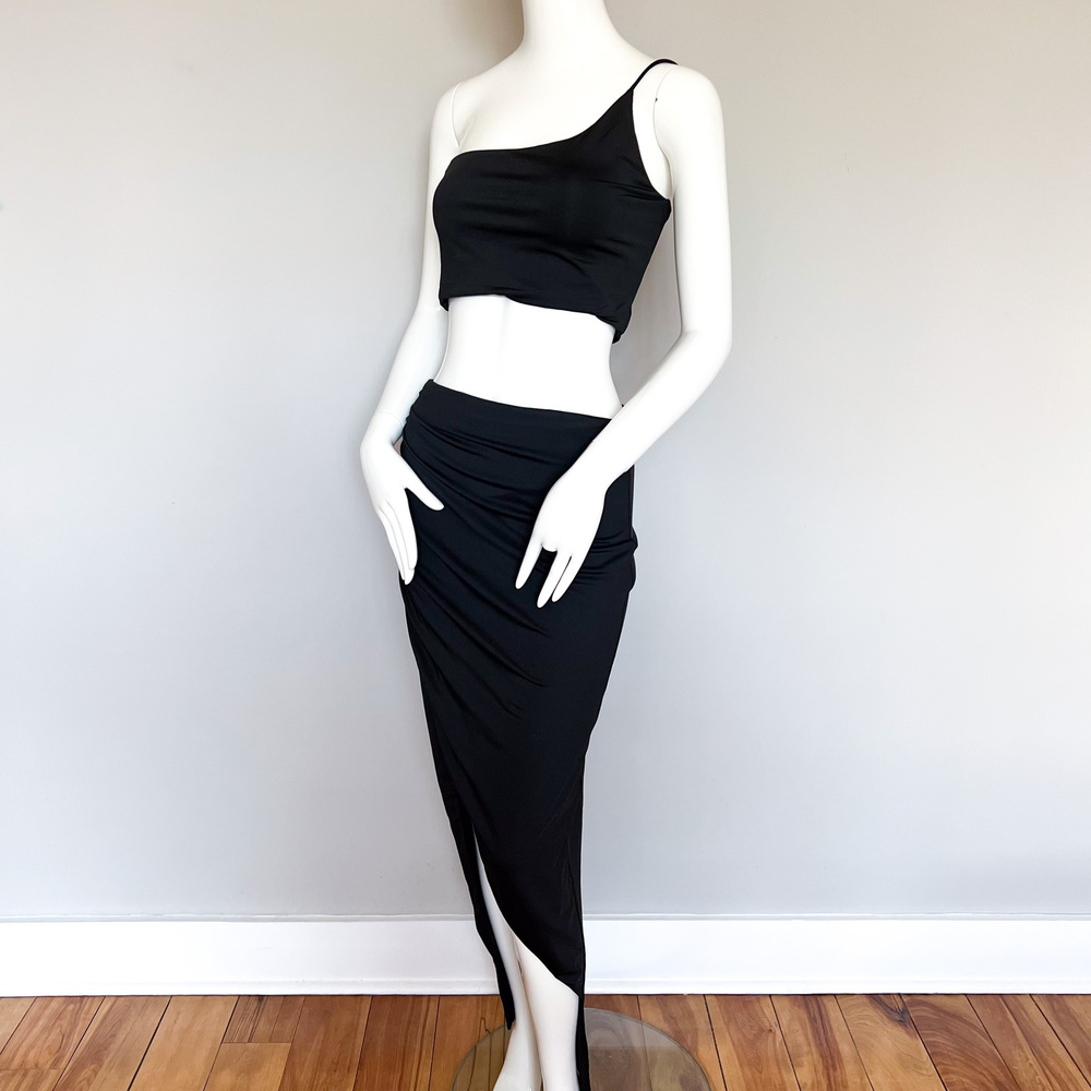 NEW Superdown Lydia Black Maxi Skirt M Asymmetrical High-Low